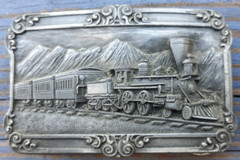 belt buckle 1984 Siskiyou Buckle railroad steam train mountain passage 3&Prime; long