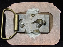 WB01194 *NOS* 2010 BRADFORD EXCHANGE **JOHN WAYNE – STAGECOACH** BELT BUCKLE