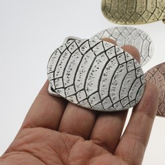 Croc Motif Belt Buckle Dark Silver – Masculine Statement Design
