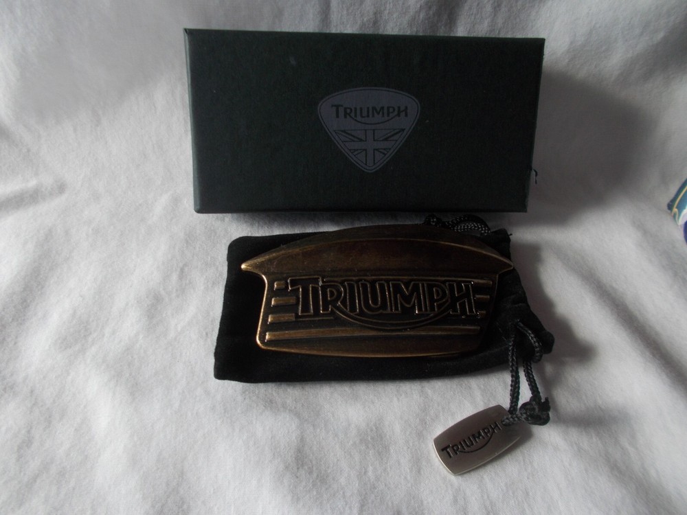 GENUINE~TRIUMPH~BONNEVILLE~TANK~BADGE~BELT BUCKLE~MOTORCYCLE~OLD STOCK~ORIG. BOX