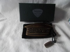 GENUINE~TRIUMPH~BONNEVILLE~TANK~BADGE~BELT BUCKLE~MOTORCYCLE~OLD STOCK~ORIG. BOX