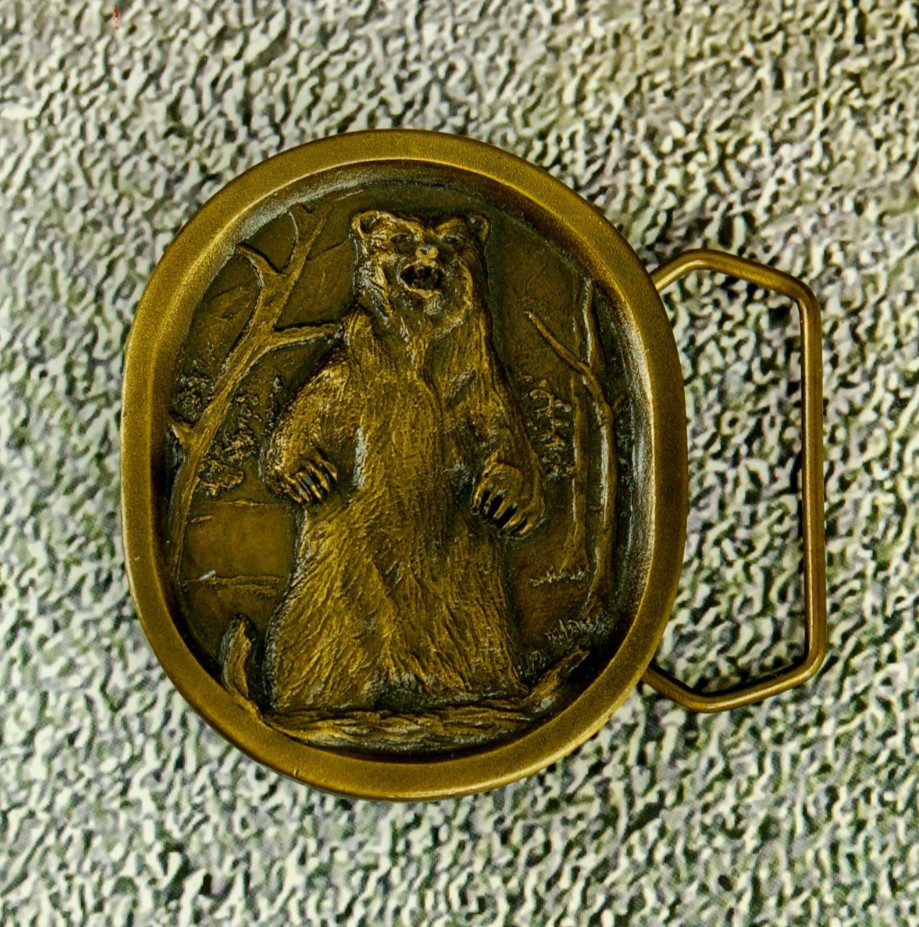 Grizzly Bear brass western belt buckle Indiana Metal Craft 1977