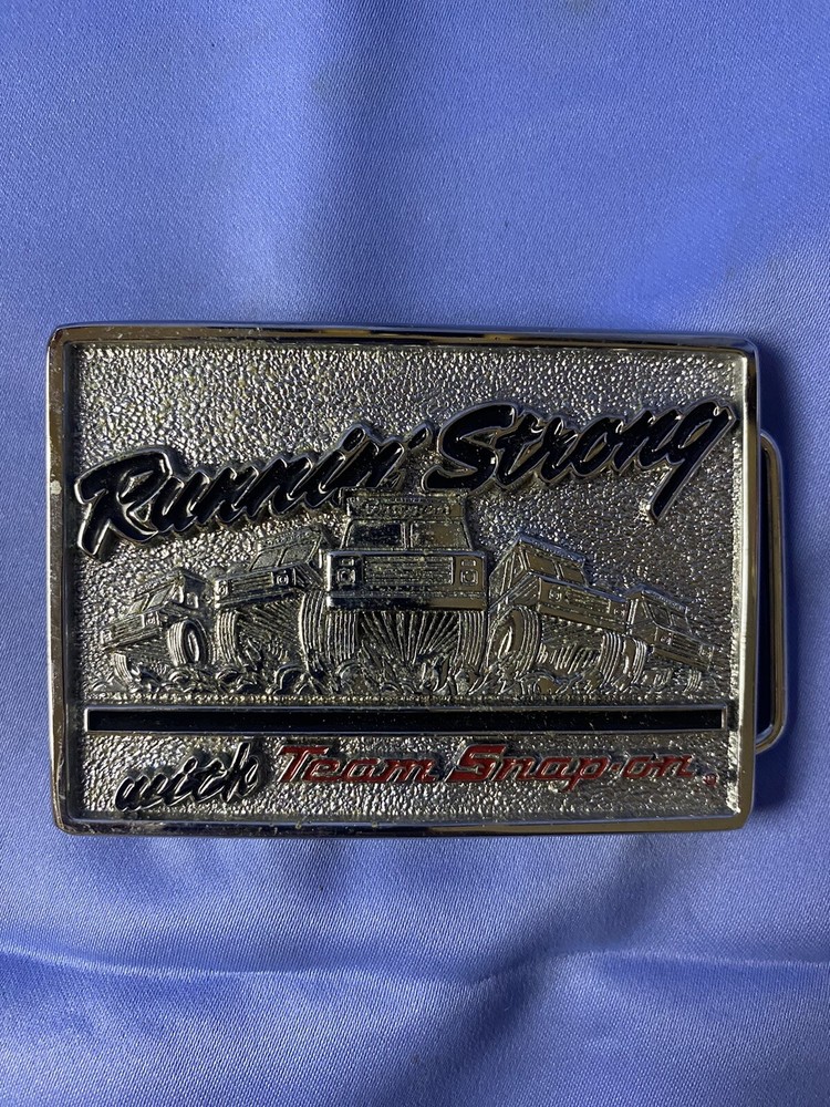 VINTAGE TEAM SNAP ON . RUNNIN&rsquo; STRONG BRASS . Made In USA