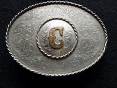 UNIQUE SOLID METAL BELT BUCKLE, LETTER « C » HAND ENGRAVED, MAN-0526*09200