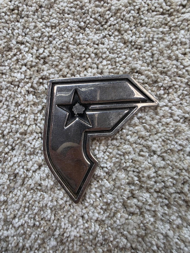 VTG Famous Star & Straps Belt Buckle Mens Silver Metal Buckle Skate Street F