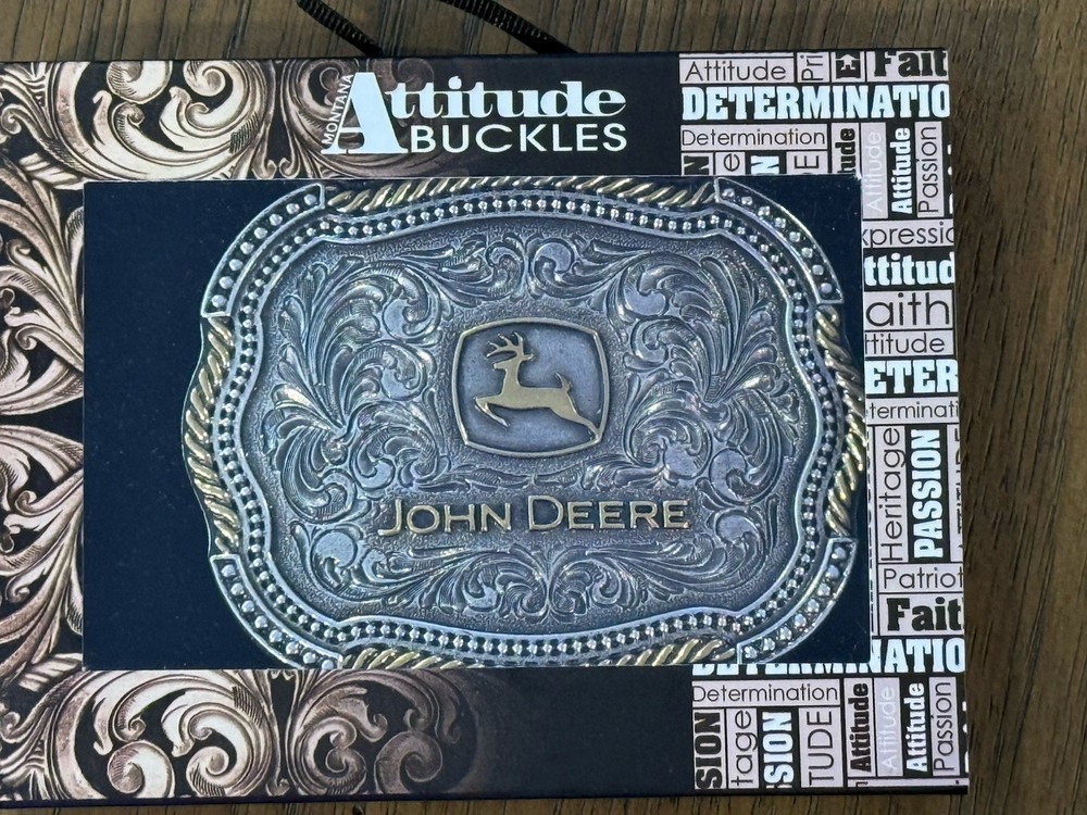 Montana Silversmiths – JOHN DEERE – Cowboy Scalloped Duo Belt Buckle – New