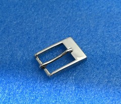 New 3/4&Prime;(20mm) pin buckle(#513N) in silver color and bonus rivets USA