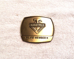CLASSIC BELT BUCKLE HANDYMAN CLUB LIFE MEMBER 1996 TOOLS HAMMER GOLD TONE BB16