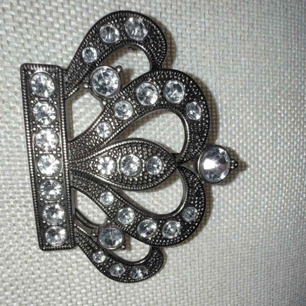 Silver Rhinestone Crown Belt Buckle, Metal Clamp Closure, Fits 1.5 in Belt