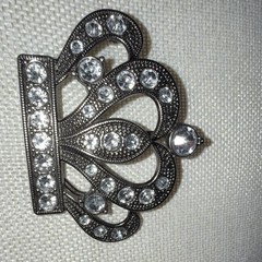 Silver Rhinestone Crown Belt Buckle, Metal Clamp Closure, Fits 1.5 in Belt