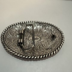 Justin Men&rsquo;s Oval Western Floral Engraved Silver Tone Belt Buckle Fits 1.5&Prime;