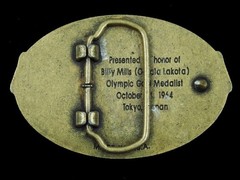 SF07114 *NOS* 1990s *BILLY MILLS 10K GOLD MEDAL ANNIVERSARY* INDIAN YOUTH BUCKLE
