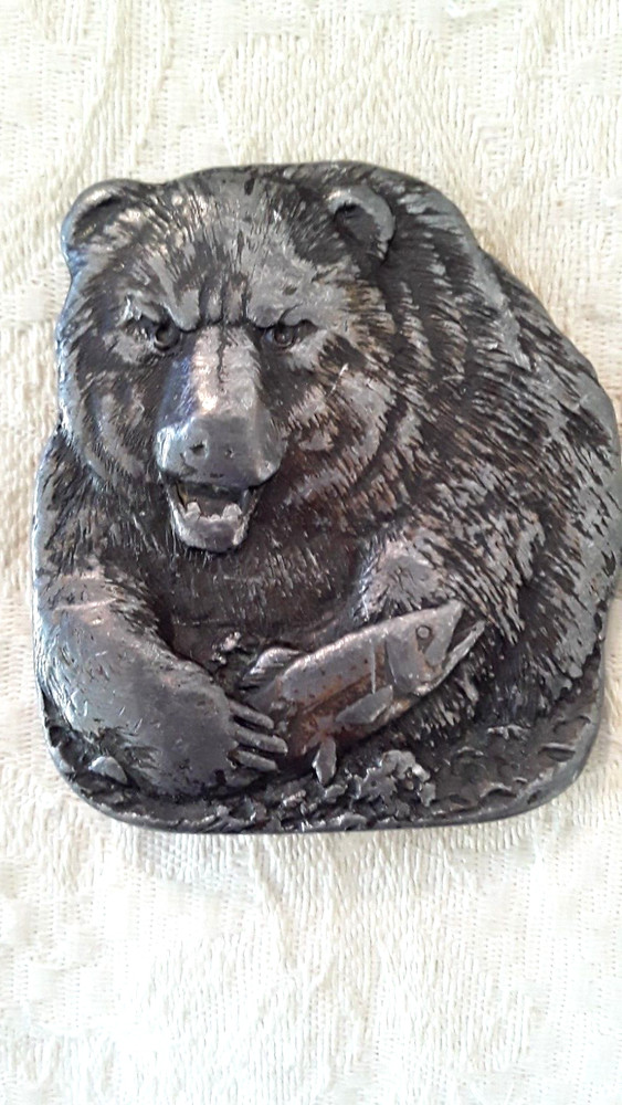 Bergamot Brass Works Pewter Finish Bear Fishing for Salmon Belt Buckle Vtg 1973