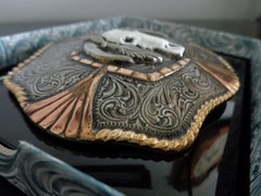 CRUMRINE ROPE EDGE SKULL HEAD BELT BUCKLE IN PACKAGE NEVER WORN COST WAS 75.00
