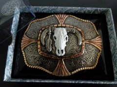 CRUMRINE ROPE EDGE SKULL HEAD BELT BUCKLE IN PACKAGE NEVER WORN COST WAS 75.00