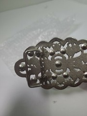 BELT BUCKLE WOMENS SILVER EMBELLISHED STONES FLOWERS AND LEAFS BELT BUCKLE EUC