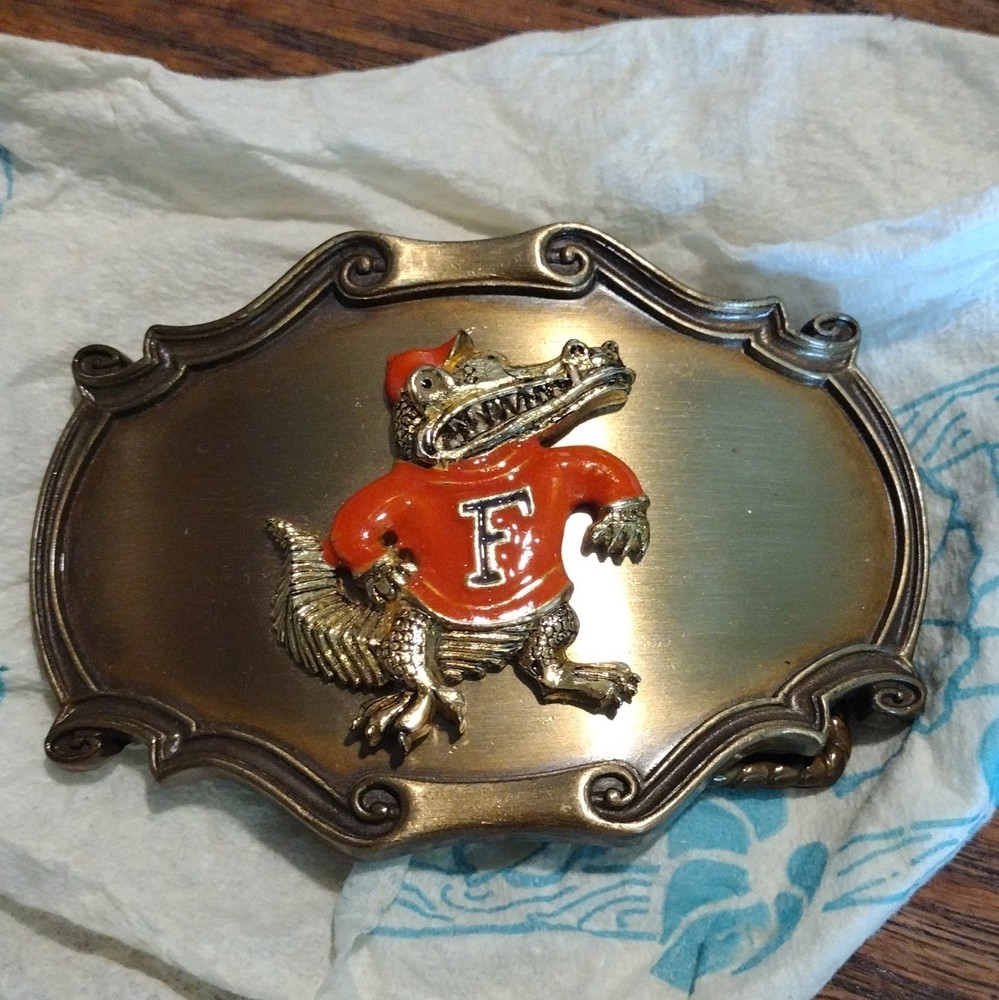 PannTree Men&rsquo;s Western Metal Belt Buckle Alligator « F » Logo 1978 Silver Orange