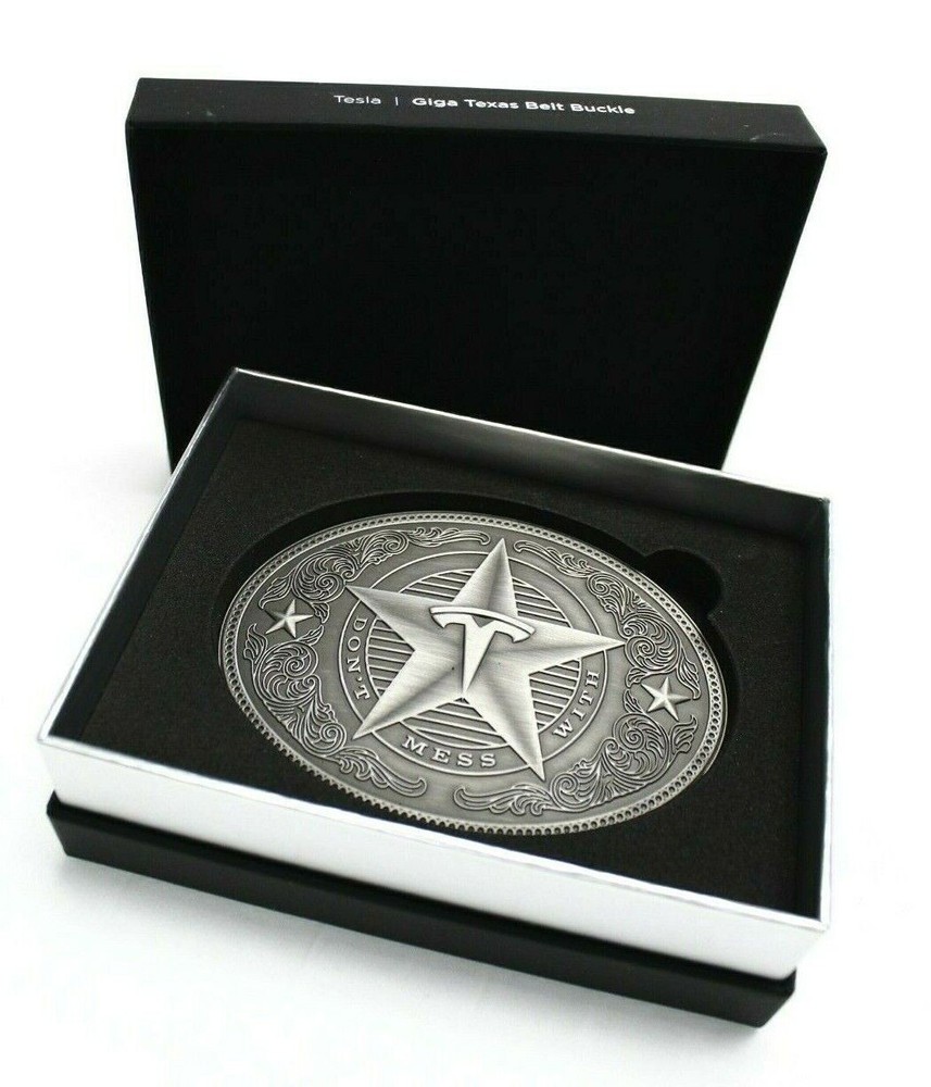 Tesla Giga Belt Buckle « Texas Don&rsquo;t Mess With » – PN: 1758879-00-A – Silver
