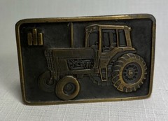 Vintage Metal Belt Buckle International Harvester Tractor (3 3/8&Prime; x 2 1/4&Prime;)