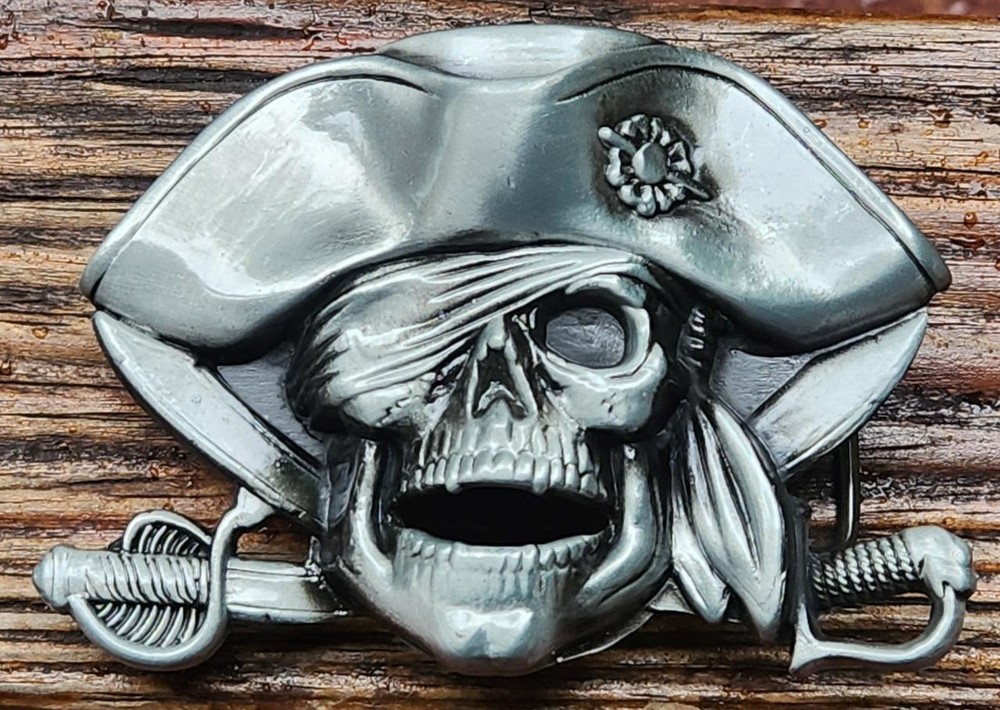 NEW PIRATE SKULL SWORD SILVER SEA THIEVES WESTERN HALLOWEEN 3-D BELT BUCKLE