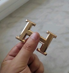 Belt Buckle Style. Gold Tone .