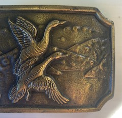Used Unbranded Brass Tone Ducks Belt Buckle #972 5 OZ 3 1/8 Inches Long U2