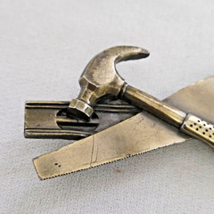 Belt Buckle – The Great American Buckle Co 1981 Carpenter&rsquo;s Tools (with wear)