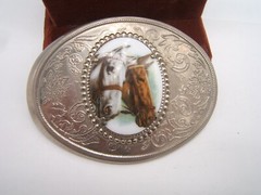 VTG WESTERN SILVERTONE METAL BELT BUCKLE PORCELAIN CENTER 2 HORSES