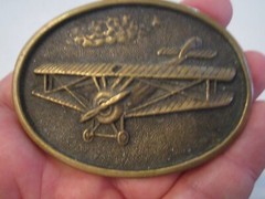 1978 SINGLE PROPELLER PLANE BELT BUCKLE – 3 1/4&Prime; X 2 1/2&Prime; – HEAVY – BRASS GW10
