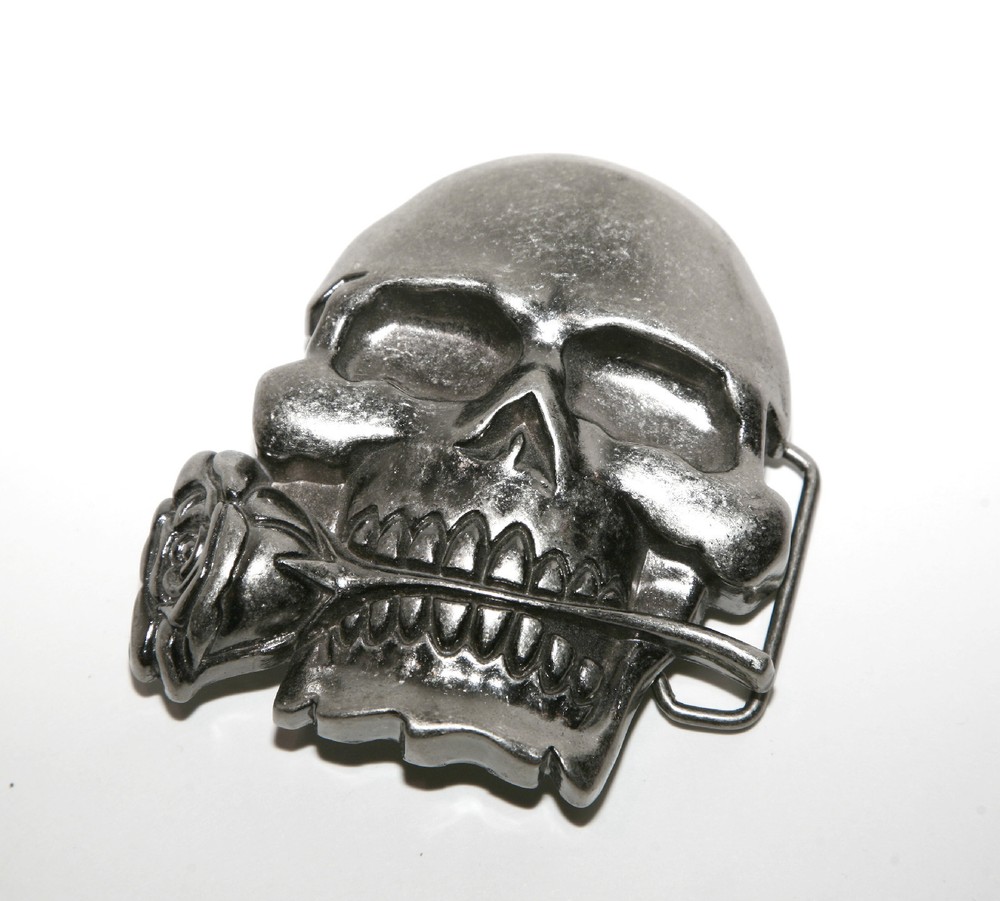 SKULL BELT BUCKLE ROSE IN MOUTH