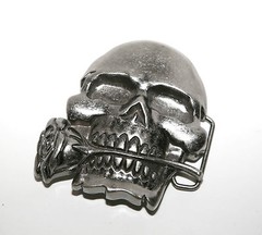 SKULL BELT BUCKLE ROSE IN MOUTH