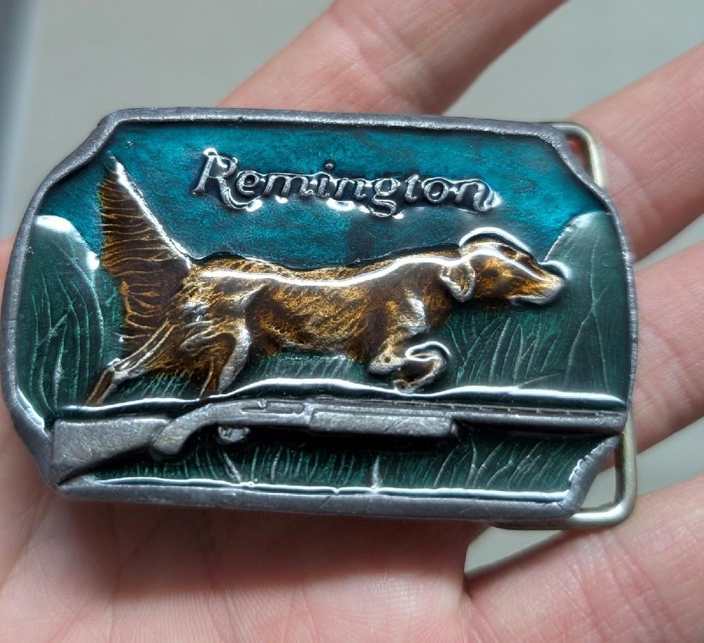 vintage HUNTING DOG belt buckle REMINGTON irish setter WESTERN duck hunt GUN