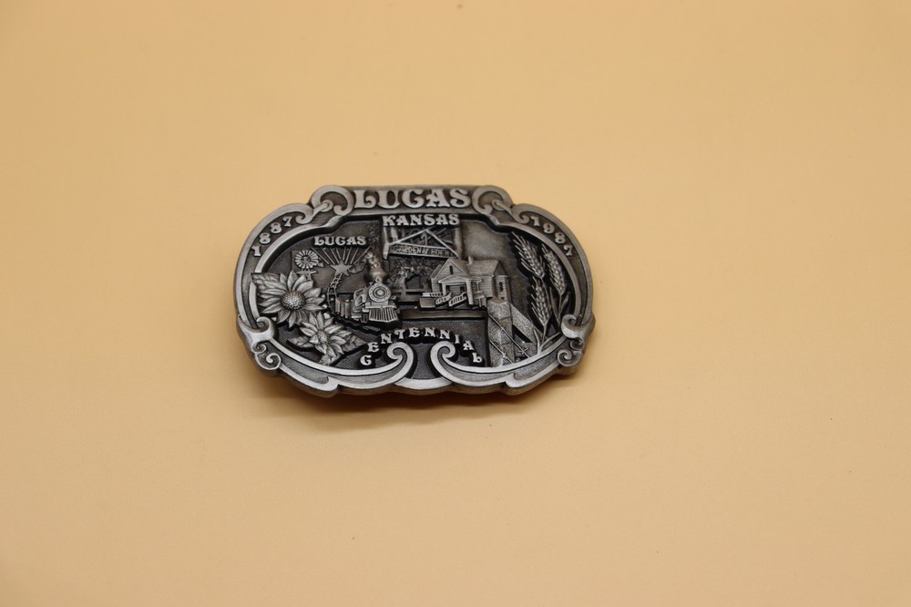 Lucas Kansas 1987 Centennial Garden Of Eden Metal Belt Buckle Dart (453/500)