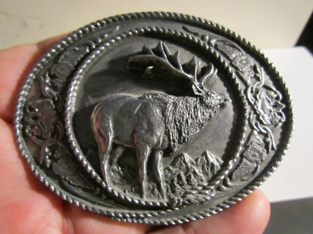 1991 WILD DEER SCENE BELT BUCKLE VERY HEAVY – GW-26