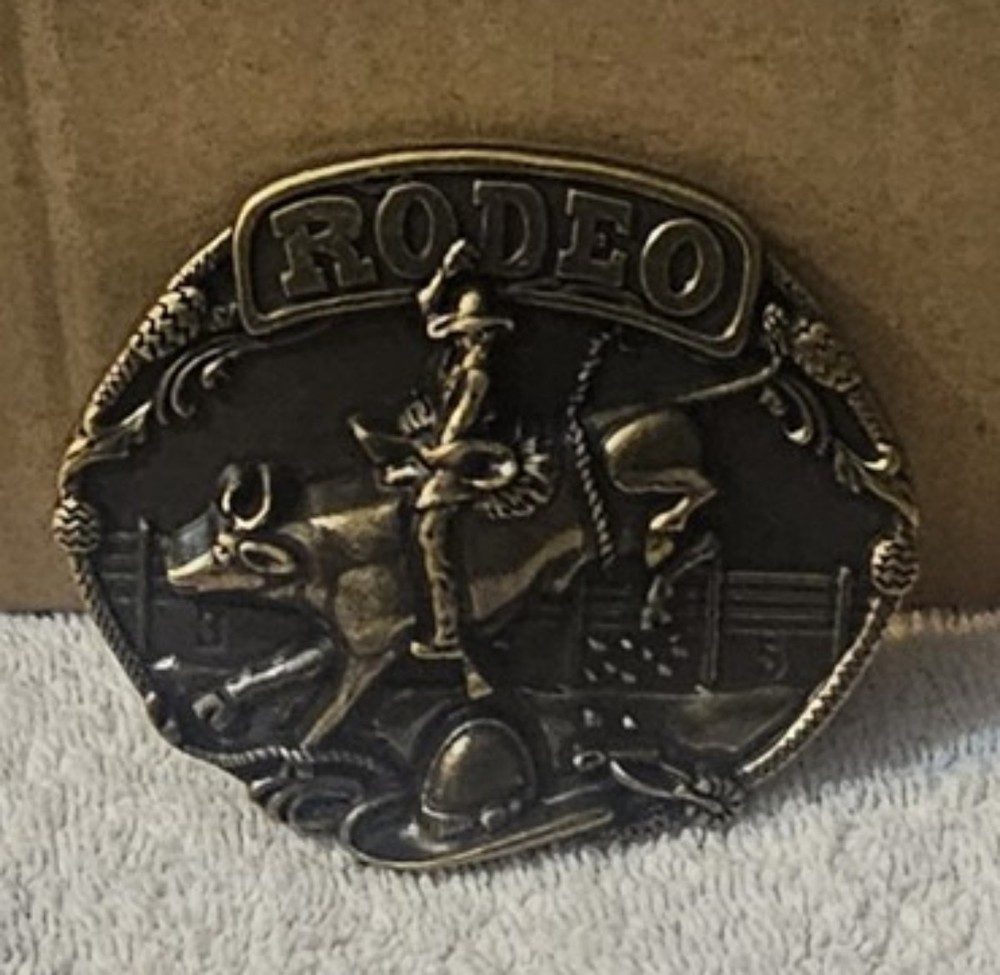 COWBOY RIDING BULL RODEO HAT OUTDOOR BELT BUCKLE