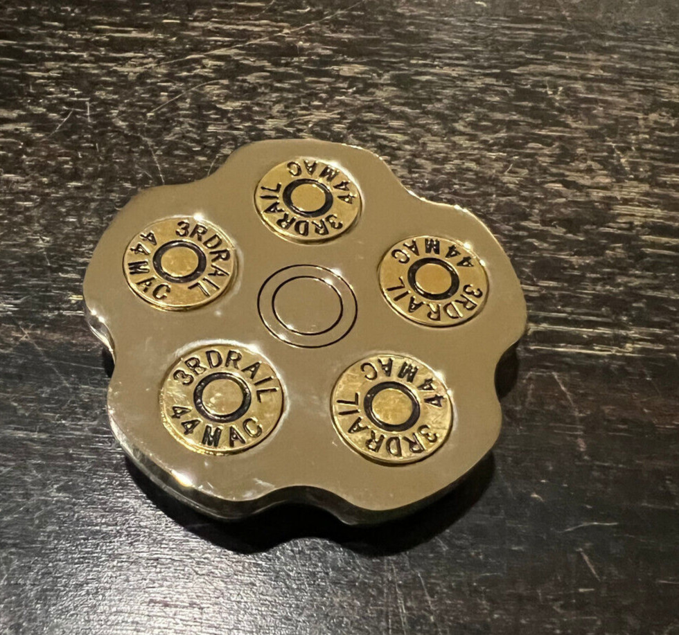 GUN SPINNER BULLET Belt Buckle – Metal Belt Buckle – Brand New