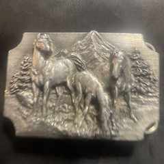 Siskiyou 1989 3-D Belt Buckle Horses Q-35 Brass Buckle w/ Metal Loop USA Made