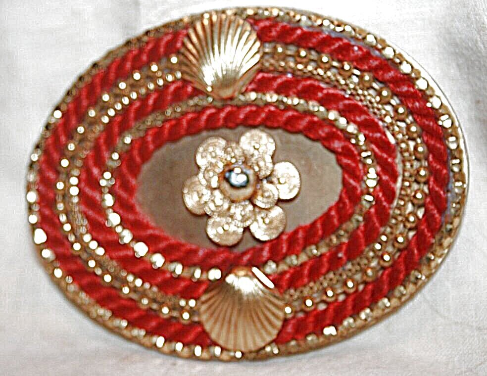 Lg. Oval Gold Tone Metal Belt Buckle Red Braid Clam Shells