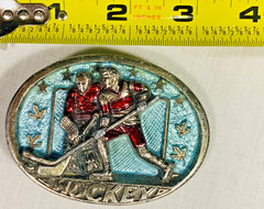 Vintage HOCKEY 1982 THE GREAT AMERICAN BUCKLE Metal w/Color #1061 CLEAN! NICE!!