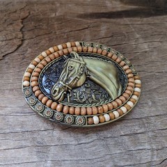 Horse Head w/Coral Stone – Mens Belt Buckle – Zircon Alloy Retro Western Cowboy