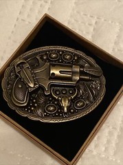 Unisex Cowboy Western Belt Buckle for Rodeo Style Retro Wear – Gun and Bull Head
