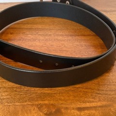 C L Men&rsquo;s Black 100% Leather Belt Brushed Silver Buckle Size 42&Prime; Classic Basis