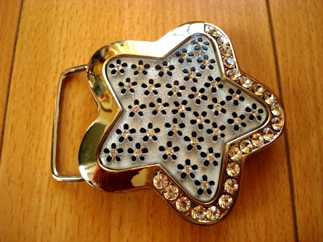 Famous Rhinestone Star White Flower Woman Belt Buckle