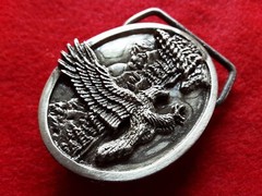 PEWTER BELT BUCKLE, « EAGLE » 3-D DESIGN, SISKIYOU-BERGAMOT USA, MAN-0724*08423