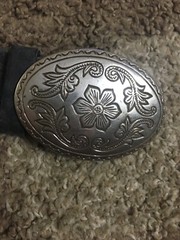 Western Cowgirl Flower Pattern Black Metal Belt Buckle On Old Belt C73