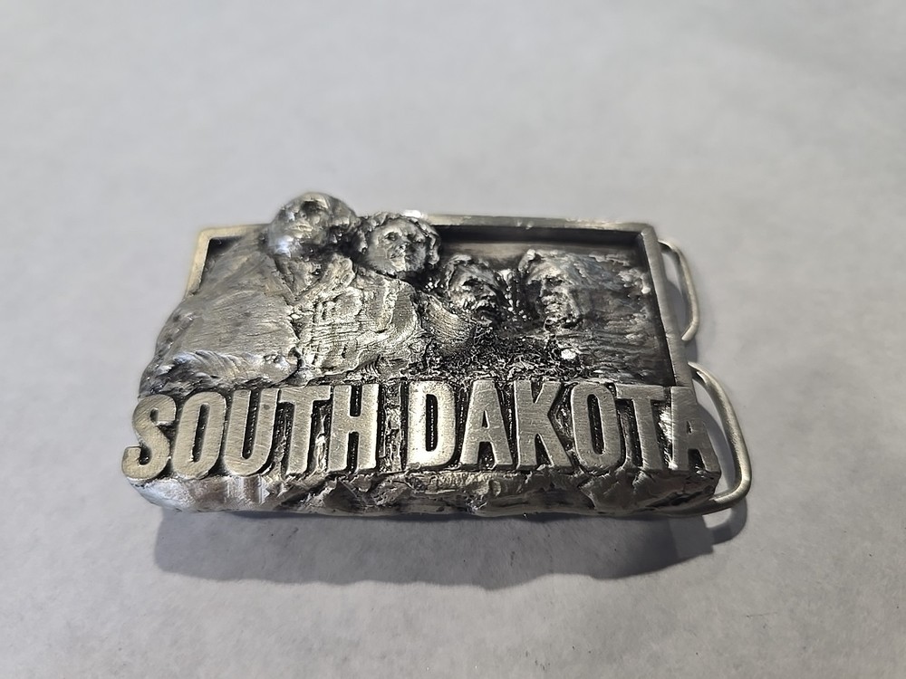 belt buckle