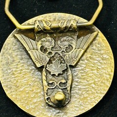 Belt Buckle Round Antique Finish Brass for 1 3/4 Inch Belt Canadian Wings Emblem