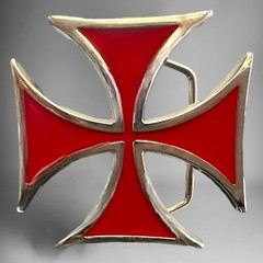 Red Iron Cross Belt Buckle Hebilla Con Cruz Roja