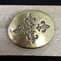 Fleur de Lys Quartet Belt Buckle in Antique Brass – Decorative Metal Buckle