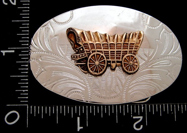 LK20152 *NOS* VINTAGE ***COVERED WAGON*** OVAL INTRICATE DESIGN BELT BUCKLE